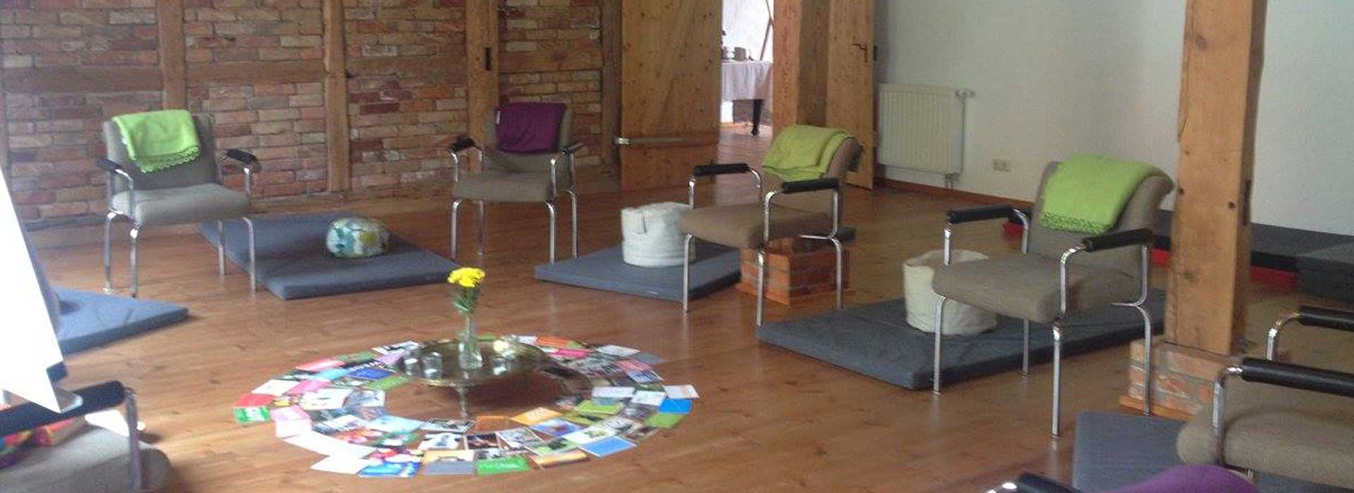 MBSR<br>(mindfulness based stress reduction nach Jon Kabat Zinn)<br>Life is NOW – because tomorrow is too far!